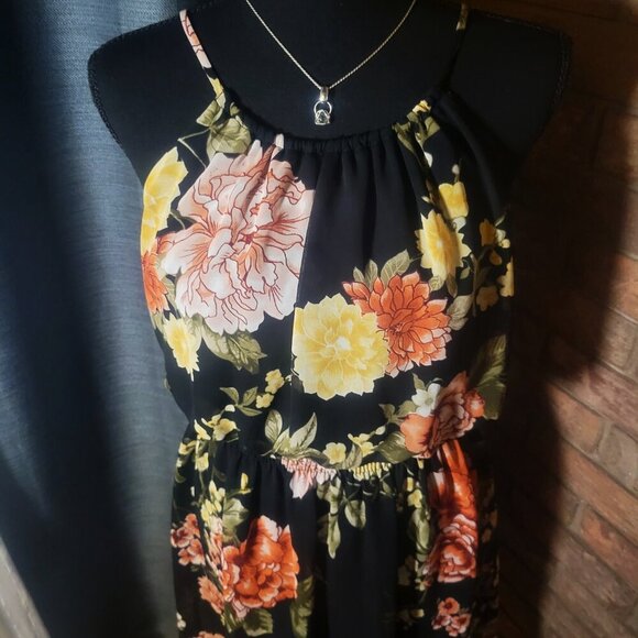 Lovely Floral Gathered Halter w/Cinched Waist and Tiem Back Mini Dress - Size L - Picture 6 of 12